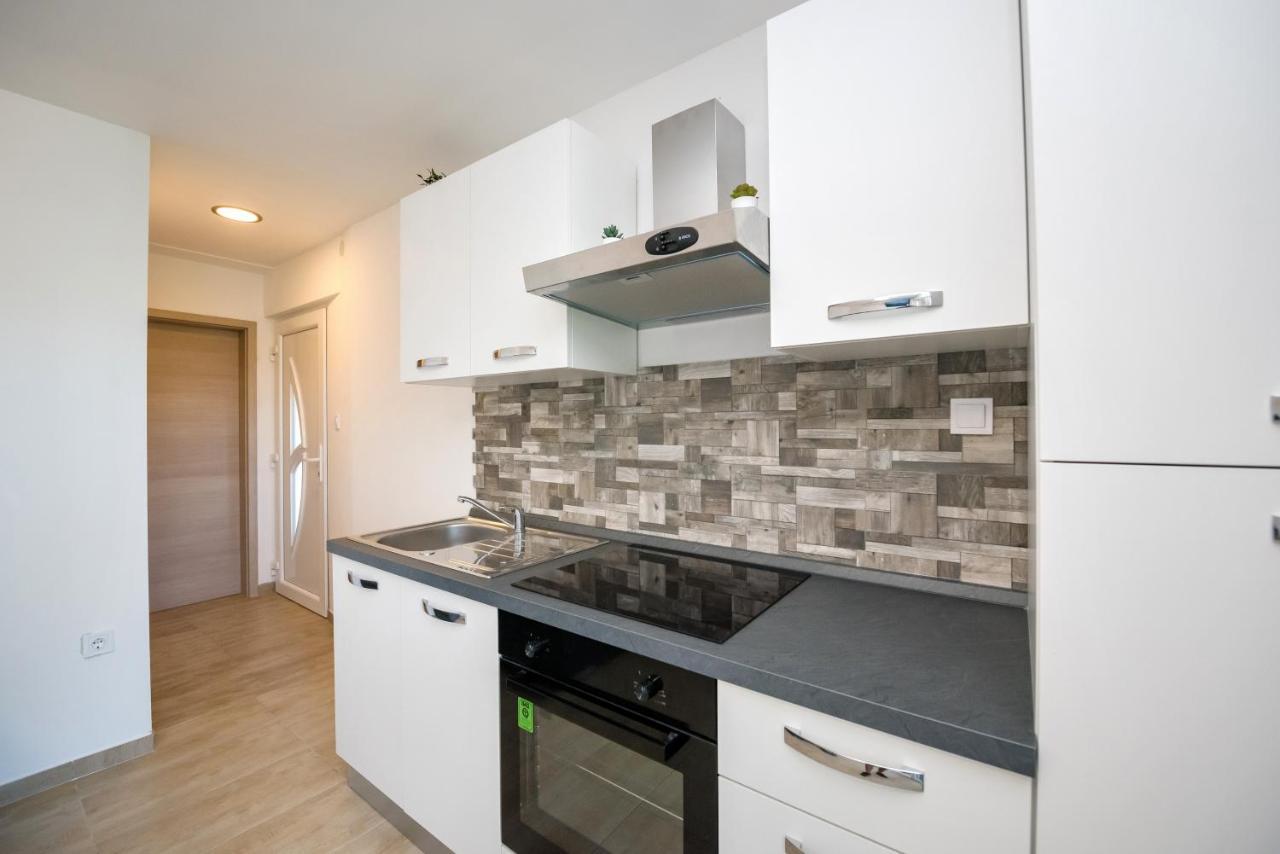 Feel Dugi Otok Apartments Ллука Экстерьер фото